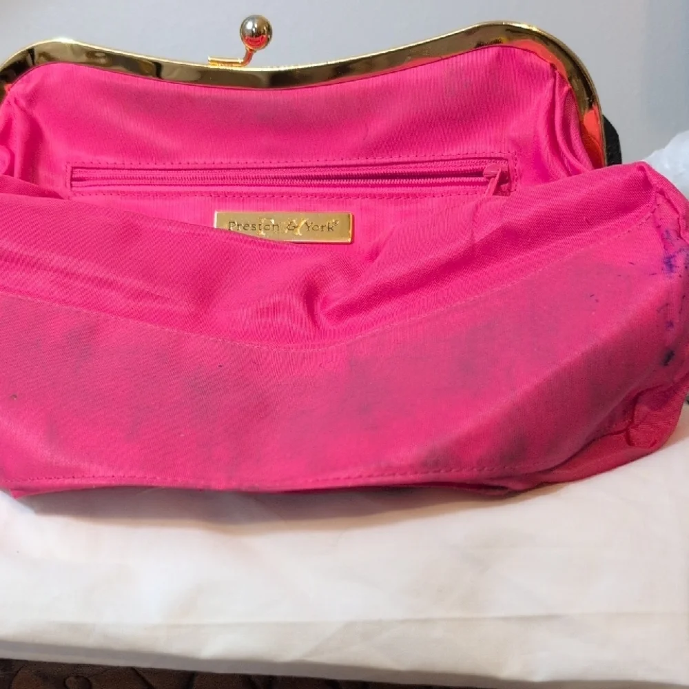 Elegant Black Leather Handbag